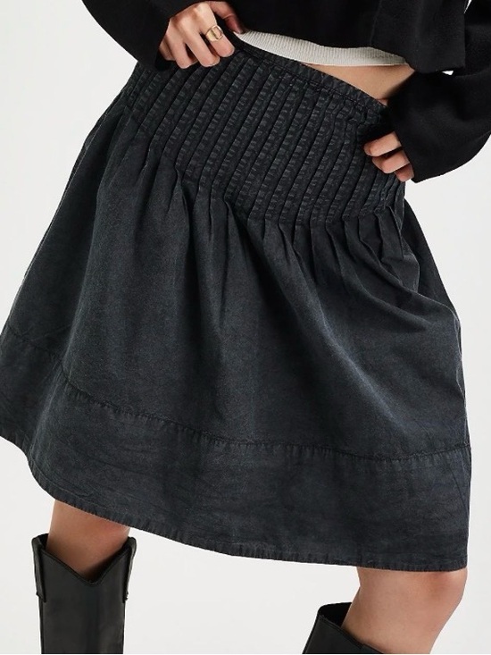 Free People Dresses & Skirts - Free People Peyton Pintuck Midi skirt. NWT. Washed black